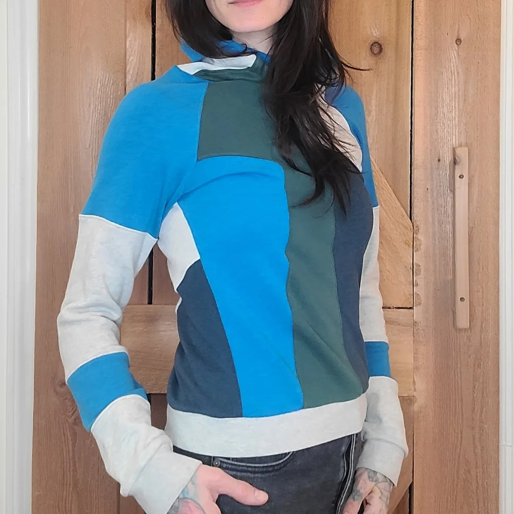 Handmade Colorblock Hoodie in Blue and Green - Picture 3 of 6